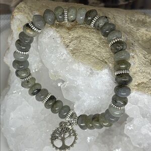 Labradorite Beaded Bracelet with Tree of Life Charm - Gray